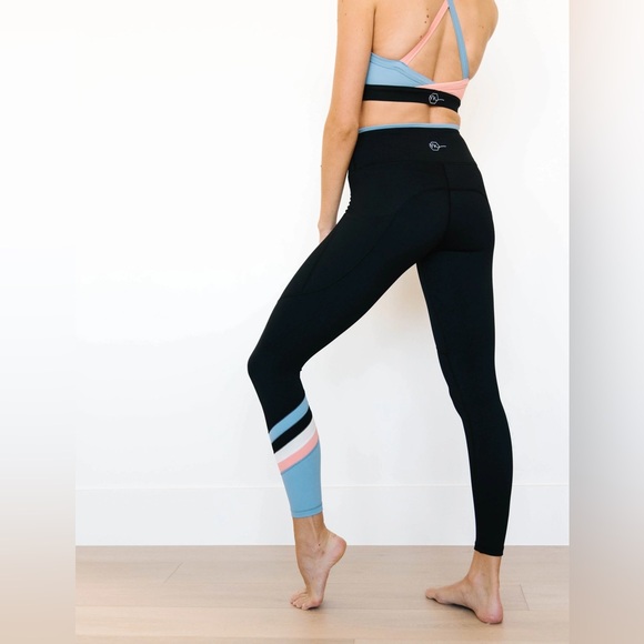 NWOT Maven Thread Hype Leggings - Sunrise 🩵🩷 - Picture 3 of 5